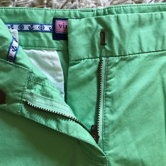 Green women's Vineyard Vines youth shorts - Picture 2 of 4